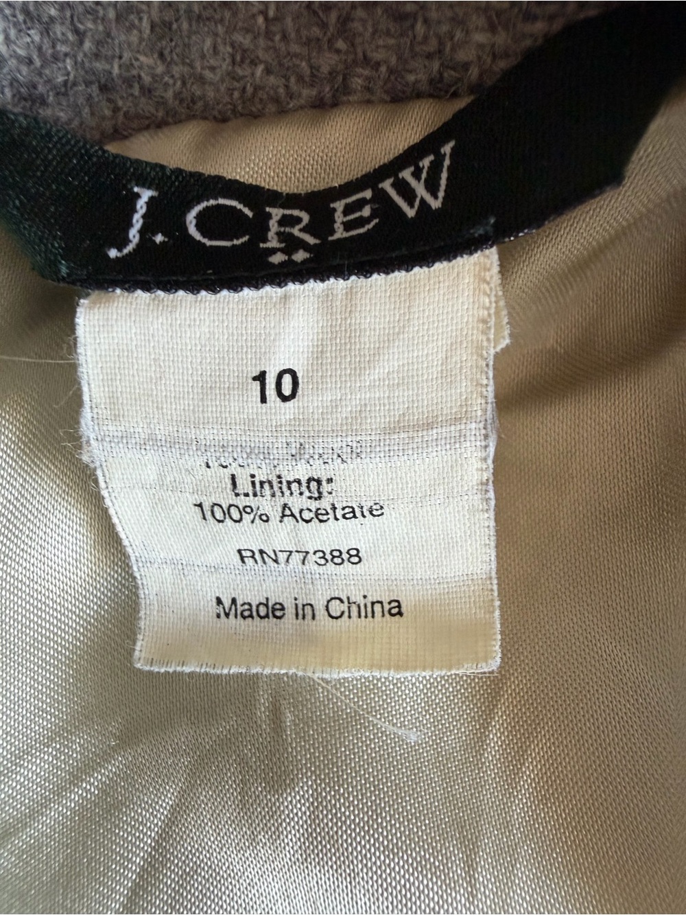 J.Crew blazer 100%wool features a three-button front and distinct patch pockets - Picture 11 of 12